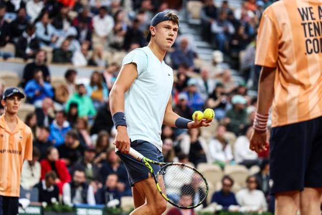 2024 French Open - Day 3 Holger Rune is playing against Daniel Evans in the first round of the men s singles at the Roland Garros French Open tennis tournament on day three in Paris, France, on May 28, 2024. Paris France  Copyright: xIbrahimxEzzatx originalFilename:ezzat-notitle240528_npYu6.jpg