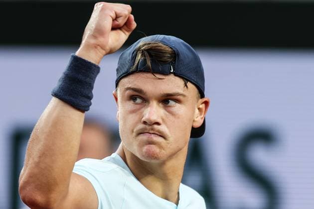 2024 French Open - Day 3 Holger Rune is playing against Daniel Evans in the first round of the men s singles at the Roland Garros French Open tennis tournament on day three in Paris, France, on May 28, 2024. Paris France  Copyright: xIbrahimxEzzatx originalFilename:ezzat-notitle240528_np2mq.jpg