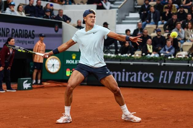 2024 French Open - Day 3 Holger Rune is playing against Daniel Evans in the first round of the men s singles at the Roland Garros French Open tennis tournament on day three in Paris, France, on May 28, 2024. Paris France  Copyright: xIbrahimxEzzatx originalFilename:ezzat-notitle240528_npAyi.jpg