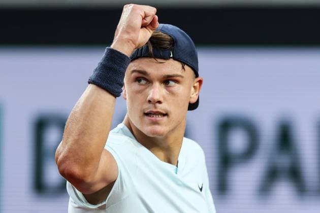 2024 French Open - Day 3 Holger Rune is playing against Daniel Evans in the first round of the men s singles at the Roland Garros French Open tennis tournament on day three in Paris, France, on May 28, 2024. Paris France  Copyright: xIbrahimxEzzatx originalFilename:ezzat-notitle240528_npuYy.jpg
