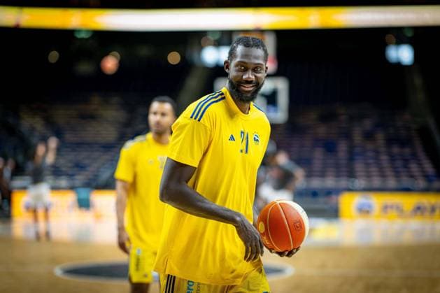 Basketball Berlin 28 05 2024 Season 2023 2024 1 Bundesliga easyCredit BBL Playoffs Semifinal Game 1 Alba Berlin NINERS Chemnitz Khalifa Koumadje Alba Berlin, No 21 Christ