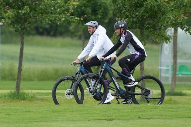 National coach Julian Nagelsmann Germany Germany arrives by bike for training Blankenhain 29 05 2024 Training camp for the German national team in preparation for the European Championship, Golf Resort Weimarer Land