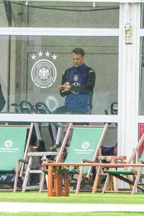 Goalkeeper Manuel Neuer Germany Goalie Germany trains on the ergometer and checks his heart rate monitor Blankenhain 29 05 2024 Training camp for the German national team in preparation for the European Championship, Golf Resort Weimarer Land
