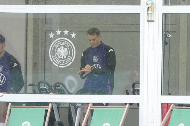 Goalkeeper Manuel Neuer Germany Goalie Germany trains on the ergometer and checks his heart rate monitor Blankenhain 29 05 2024 Training camp for the German national team in preparation for the European Championship, Golf Resort Weimarer Land