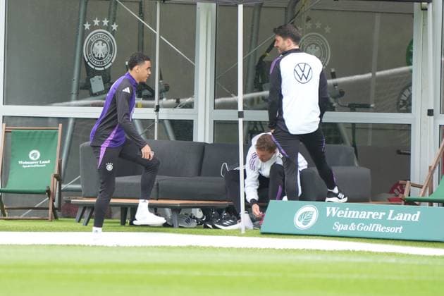 Jamal Musiala Germany Germany with national coach Julian Nagelsmann Germany Germany Blankenhain 29 05 2024 Training camp for the German national team in preparation for the European Championship, Golf Resort Weimarer Land