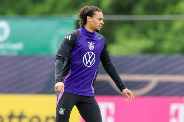 Leroy Sane warms up, training day 3, training camp of the German national team, Spa and GolfResort Weimarer Land, 29 05 2024, Blankenhain, Germany