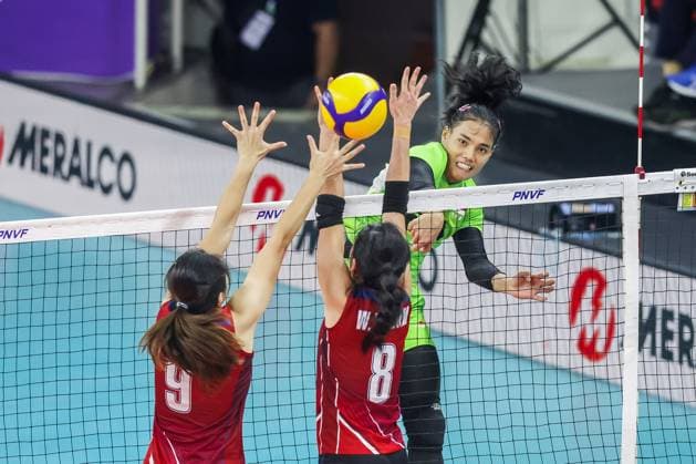 (240529) -- MANILA, May 29, 2024 -- Junaida Santi of Indonesia (Back) spikes the ball during the 7th-8th final match in the Asian Women s Volleyball Challenge Cup 2024 between Indonesia and China s Hong Kong in Manila, the Philippines, on May 29, 2024. ) (SP)THE PHILIPPINES-MANILA-VOLLEYBALL-ASIAN WOMEN S VOLLEYBALL CHALLENGE CUP 2024-HONG KONG VS INDONESIA ROUELLExUMALI 