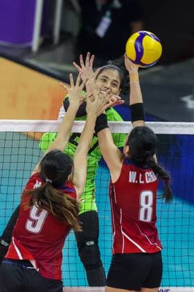 (240529) -- MANILA, May 29, 2024 -- Junaida Santi of Indonesia (top) spikes the ball during the 7th-8th final match in the Asian Women s Volleyball Challenge Cup 2024 between Indonesia and China s Hong Kong in Manila, the Philippines, on May 29, 2024. ) (SP)THE PHILIPPINES-MANILA-VOLLEYBALL-ASIAN WOMEN S VOLLEYBALL CHALLENGE CUP 2024-HONG KONG VS INDONESIA ROUELLExUMALI 