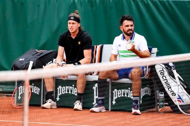 TENNIS - French Open 2024 PARIS,FRANCE,29.MAY.24 - TENNIS - ATP, Tennis Herren World Tour, French Open, Roland Garros, Grand Slam. Image shows Sam Weissborn (AUT) and Romain Arneodo (MON).  GEPAxpictures xPatrickxSteiner