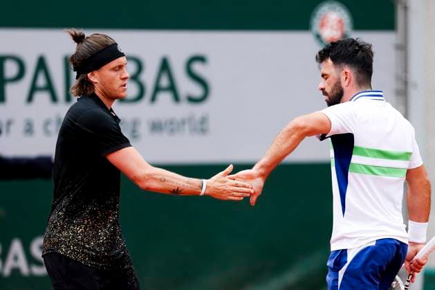 TENNIS - French Open 2024 PARIS,FRANCE,29.MAY.24 - TENNIS - ATP, Tennis Herren World Tour, French Open, Roland Garros, Grand Slam. Image shows Sam Weissborn (AUT) and Romain Arneodo (MON).  GEPAxpictures xPatrickxSteiner