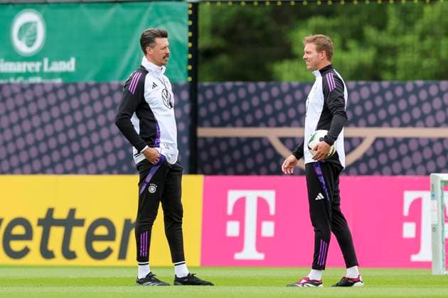 Co-coach Sandro Wagner and national coach Julian Nagelsmann talk, training day 3, training camp of the German national team, Spa and GolfResort Weimarer Land, 29 05 2024, Blankenhain, Germany