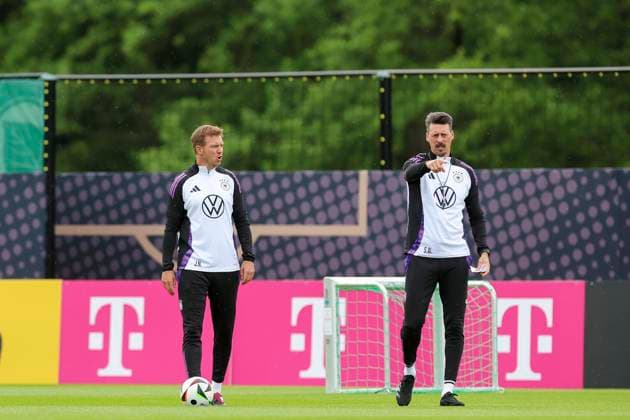 German national team coach Julian Nagelsmann and co-coach Sandro Wagner talk, training day 3, training camp of the German national team, Spa and GolfResort Weimarer Land, 29 05 2024, Blankenhain, Germany