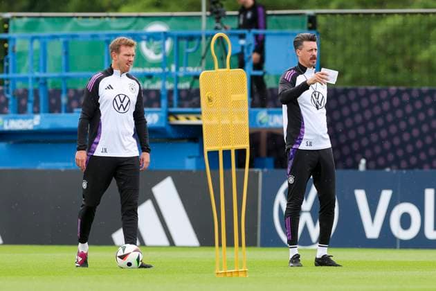 German national team coach Julian Nagelsmann and co-coach Sandro Wagner talk, training day 3, training camp of the German national team, Spa and GolfResort Weimarer Land, 29 05 2024, Blankenhain, Germany