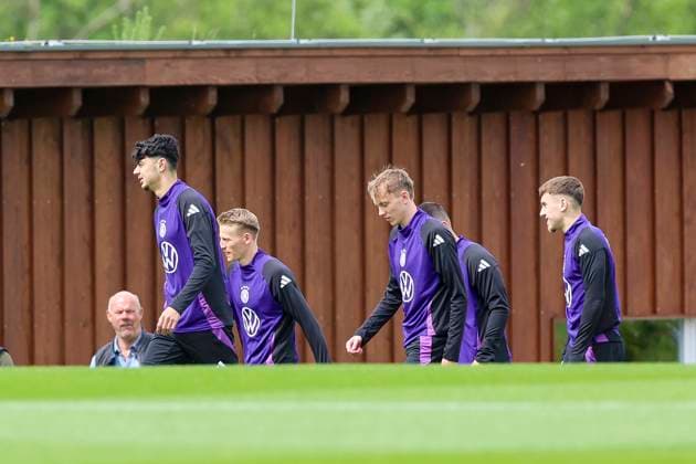 Aleksandar Pavlovic, Chris Fuehrich, Maximilian Beier and Brajan Gruda enter the training ground, training day 3, training camp of the German national team, Spa and GolfResort Weimarer Land, 29 05 2024, Blankenhain, Germany