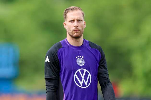 Goalkeeper Oliver Baumann watches, training day 3, training camp of the German national team, Spa and GolfResort Weimarer Land, 29 05 2024, Blankenhain, Germany