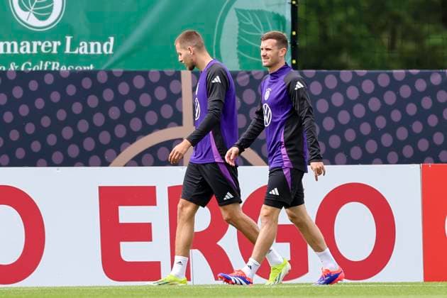Waldemar Anton and Pascal Gross talk, training day 3, training camp of the German national team, Spa and GolfResort Weimarer Land, 29 05 2024, Blankenhain, Germany