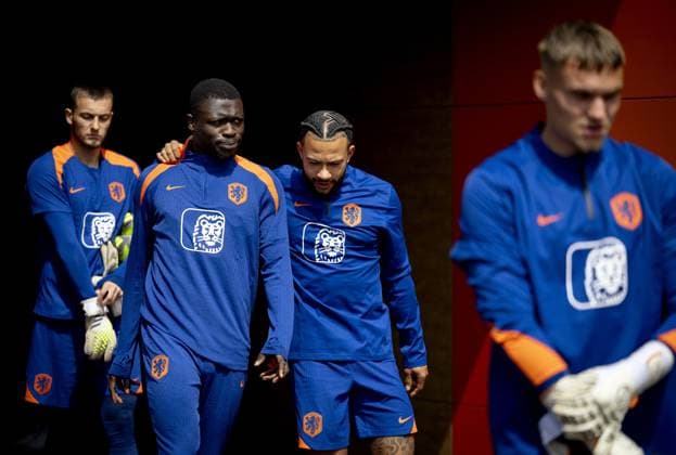 ZEIST - Justin Bijlow, Brian Brobbey, Memphis Depay and Bart Verbruggen during a training session of the Dutch national team, Nationalteam at the KNVB Campus on May 29, 2024 in Zeist, the Netherlands. The Dutch national team is preparing for the European Football Championship in Germany. ANP KOEN VAN WEEL UEFA EURO, EM, Europameisterschaft,Fussball 2024 Germany 2024 xVIxANPxSportx xxANPxIVx 499862437 originalFilename: 499862437.jpg