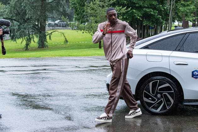 Rendal Kolo Muani FOOTBALL : Arrivee des joueurs de lÂ’Equipe de France - Clairefontaine - 29 05 2024 BaptisteAutissier Panoramic 