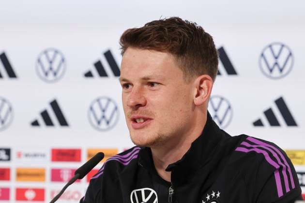 Goalkeeper Alexander Nuebel answers questions from journalists, press conference day 3, training camp of the German national team, castle, 29 05 2024, Blankenhain, Germany