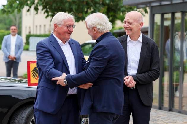 Federal President Frank Walter Steinmeier is received in the German team quarters by President Bernd Neuendorf German Football Association and Director Mens National Team Rudi Voeller German Football Association, Visit of the Federal President, Training camp of the German national team, Spa and GolfResort Weimarer Land, 29 05 2024, Blankenhain, Germany