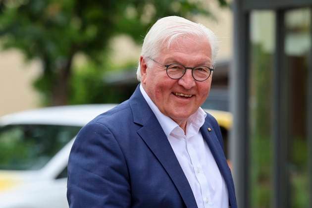 German President Frank Walter Steinmeier laughs, Visit of the German President, Training camp of the German national team, Spa and GolfResort Weimarer Land, 29 05 2024, Blankenhain, Germany
