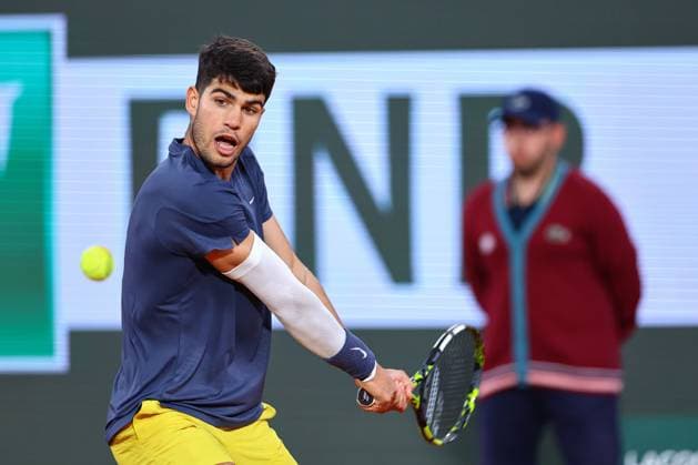 2024.05.29 Paryz Tenis French Open Roland Garros 2024 Jesper De Jong - Carlos Alcaraz N Z Carlos Alcaraz Foto Pawel Andrachiewicz PressFocus 2024.05.29 Paris Tennis French Open Roland Garros 2024 Jesper De Jong - Carlos Alcaraz Carlos Alcaraz Photo Pawel Andrachiewicz PressFocus NEWSPIX.PL --- Newspix.pl POLAND OUT!  20240529_PF_PA161