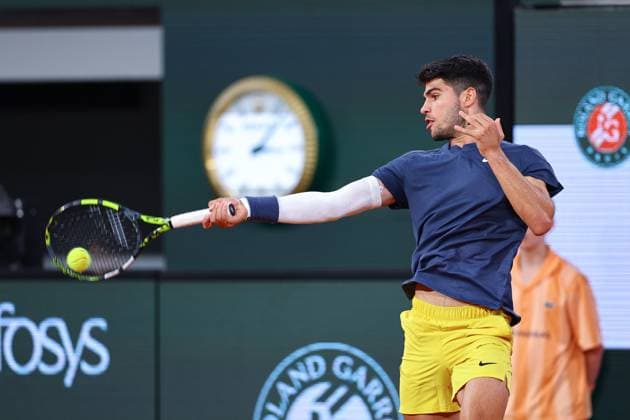 2024.05.29 Paryz Tenis French Open Roland Garros 2024 Jesper De Jong - Carlos Alcaraz N Z Carlos Alcaraz Foto Pawel Andrachiewicz PressFocus 2024.05.29 Paris Tennis French Open Roland Garros 2024 Jesper De Jong - Carlos Alcaraz Carlos Alcaraz Photo Pawel Andrachiewicz PressFocus NEWSPIX.PL --- Newspix.pl POLAND OUT!  20240529_PF_PA174