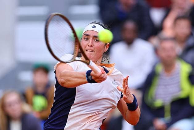 2024.05.29 Paryz Tenis French Open Roland Garros 2024 Camila Osorio - Ons Jabeur N Z Ons Jabeur Foto Pawel Andrachiewicz PressFocus 2024.05.29 Paris Tennis French Open Roland Garros 2024 Camila Osorio - Ons Jabeur Ons Jabeur Photo Pawel Andrachiewicz PressFocus NEWSPIX.PL --- Newspix.pl POLAND OUT!  20240529_PF_PA224