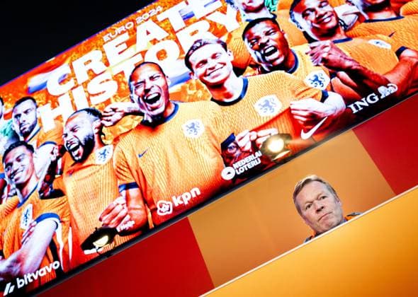Sport Bilder des Tages ZEIST - National coach Ronald Koeman during a press conference, PK, Pressekonferenz of the Dutch national team, Nationalteam on the KNVB Campus on May 29, 2024 in Zeist, the Netherlands. The Dutch national team is preparing for the European Football Championship in Germany. ANP KOEN VAN WEEL UEFA EURO, EM, Europameisterschaft,Fussball 2024 Germany 2024 xVIxANPxSportx xxANPxIVx 499875948 originalFilename: 499875948.jpg