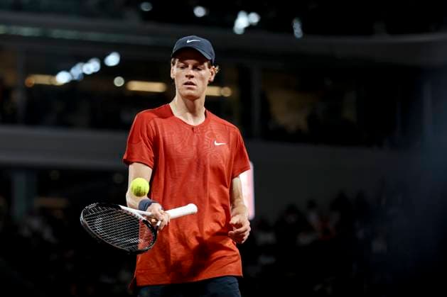 TENNIS - French Open 2024 PARIS,FRANCE,28.MAY.24 - TENNIS - WTA, Tennis Damen Tour, French Open, Roland Garros, Grand Slam. Image shows Jannik Sinner (ITA).  GEPAxpictures xPatrickxSteiner