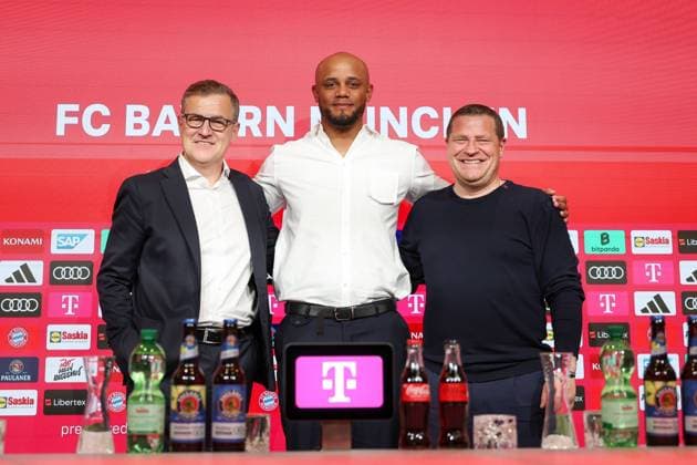 l r Chairman of the Board Jan Christian Dreesen FC Bayern Muenchen , Head Coach Vincent Kompany FC Bayern Muenchen , Chief Sports Officer Max Ebert FC Bayern Muenchen , Presentation Coach FC Bayern Muenchen, Football, 1 Bundesliga, 30 05 2024 DFB regulations prohibit any use of photographs as image sequences and or quasi video Muenchen Bayern Germany Copyright: xkolbert-press ChristianxKolbertx