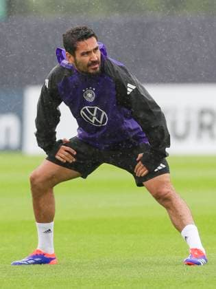 Ilkay Guendogan warms up, training day 4, training camp of the German national team, Spa and GolfResort Weimarer Land, 30 05 2024, Blankenhain, Germany