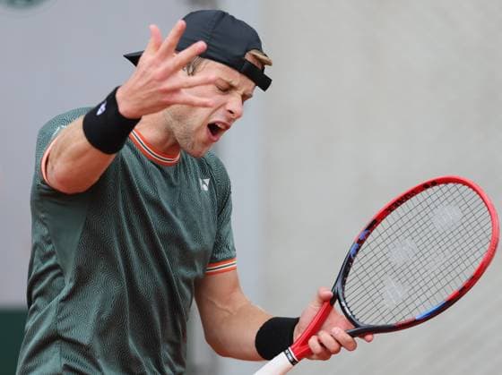 Belgian Zizou Bergs reacts during a tennis match between Belgian Bergs and German Marterer, in the second round of the men s singles, at the Roland Garros French Open tennis tournament, in Paris, France, . This year s tournament takes place from 26 May to 09 June. BENOITxDOPPAGNE  x93616833x