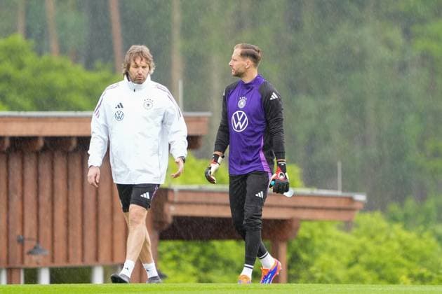 Goalkeeper Oliver Baumann Germany Germany despite rain on the pitch Blankenhain 30 05 2024 Training camp for the German national team in preparation for the European Championship, Golf Resort Weimarer Land