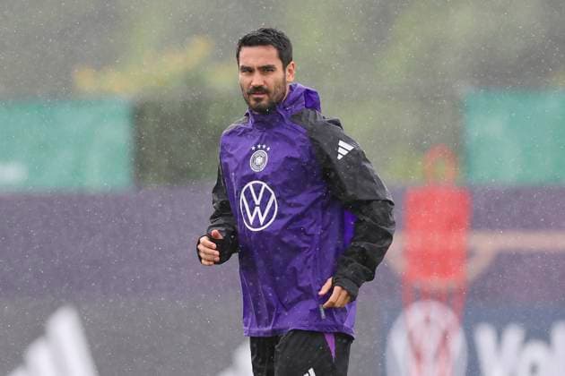 Ilkay Guendogan watches, training day 4, training camp of the German national team, Spa and GolfResort Weimarer Land, 30 05 2024, Blankenhain, Germany