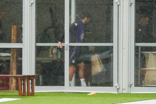 Ilkay Gündogan Germany Germany comes to the tent and brings gifts from FC Barcelona Blankenhain 30 05 2024 Training camp of the German national team for the European Championship preparation, Golf Resort Weimarer Land