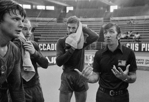 Rome, Italy. Soviet volleyball players Alexander Ermilov, Vyacheslav Zaytsev, Alexander Savin and head coach of the Soviet Union men s national volleyball team Vyacheslav Platonov (L-R) are pictured after the match of the 1978 FIVB Volleyball Men s World Championship, WM, Weltmeisterschaft between the USSR and Bulgaria at the Palazzetto dello stadium. The Soviet team won with the total score of 3:1. Igor Utkin TASS  17233149