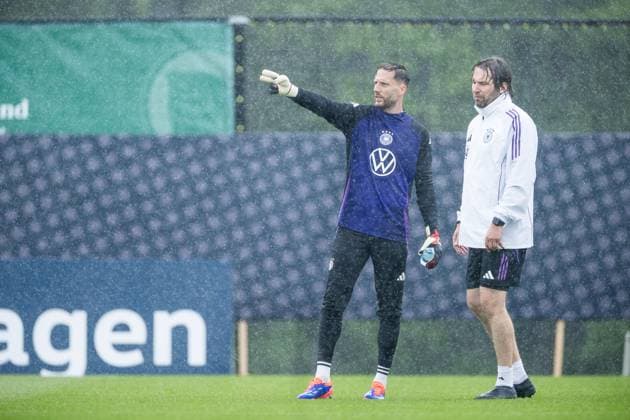 DFB Training Camp Training 30 05 2024 Oliver Baumann Germany gestures in the pouring rain DFB Training Camp Training Blankenhain, Golf Spa Resort Weimarer Land on 30 05 2024 Copyright: xBEAUTIFULxSPORTS Wunderlx