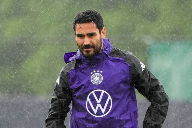 Ilkay Gündogan Germany Germany Germany Germany in the rain Blankenhain 30 05 2024 Training camp for the German national team in preparation for the European Championship, Golf Resort Weimarer Land