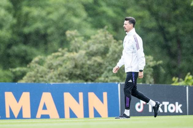 DFB Training Camp Training 30 05 2024 Sandro Wagner Co Coach Germany on the way to the training ground DFB Training Camp Training Blankenhain, Golf Spa Resort Weimarer Land on 30 05 2024 Copyright: xBEAUTIFULxSPORTS Wunderlx