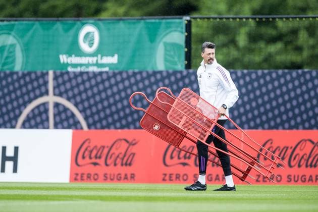DFB Training Camp Training 30 05 2024 Sandro Wagner Co Coach Germany sets up the training DFB Training Camp Training Blankenhain, Golf Spa Resort Weimarer Land on 30 05 2024 Copyright: xBEAUTIFULxSPORTS Wunderlx