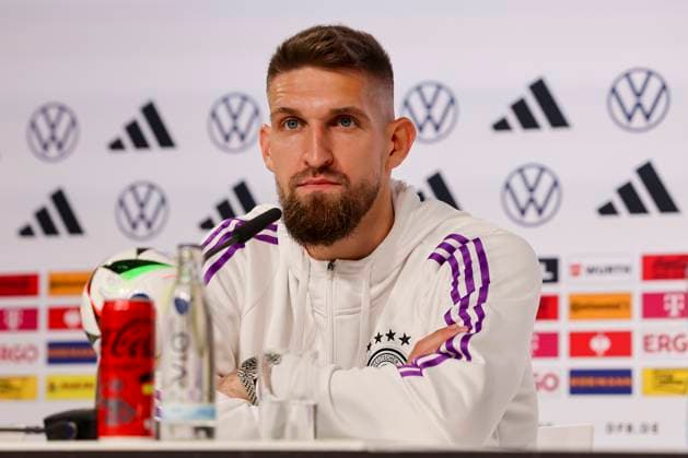 Robert Andrich answers questions from journalists at the press conference, press conference day 4, training camp of the German national team, Schloss, 30 05 2024, Blankenhain, Germany