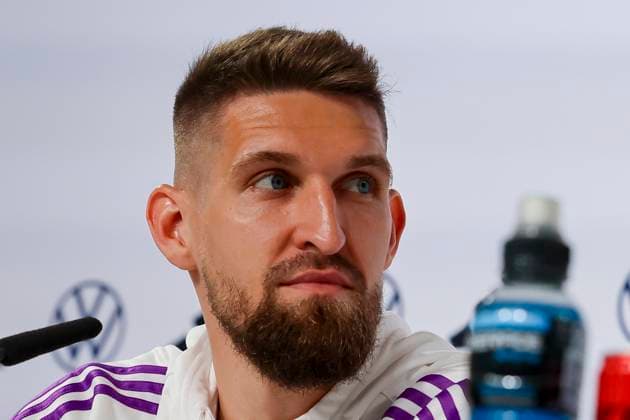 Robert Andrich answers questions from journalists at the press conference, press conference day 4, training camp of the German national team, Schloss, 30 05 2024, Blankenhain, Germany