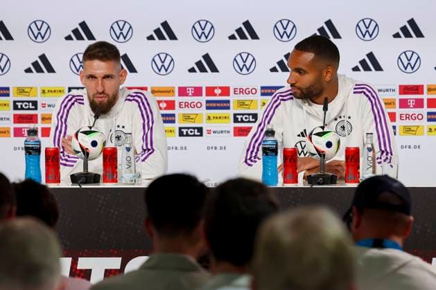 Robert Andrich and Jonathan Tah answer questions from journalists at the press conference, press conference day 4, training camp of the German national team, Schloss, 30 05 2024, Blankenhain, Germany