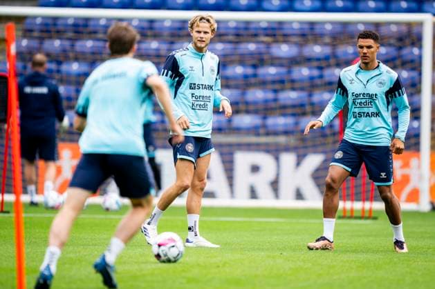 Morten Hjulmand in the middle and Alexander Bah The danish men s national football team is training at Broendby Stadium on Thursday, May 30, 2024 The team is preparing for the UEFA EURO 2024 European Football Championship Photo Ida Marie Odgaard Ritzau Scanpix , Broendby Denmark  Copyright: RitzauxScanpix IdaxMariexOdgaardx spdk20240530-114046-L