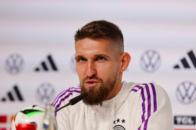 Robert Andrich answers journalists questions at the press conference, press conference day 4, training camp of the German national team, Schloss, 30 05 2024, Blankenhain, Germany