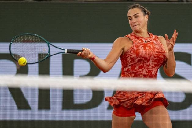 (240530) -- PARIS, May 30, 2024 -- Aryna Sabalenka hits a return during the women s singles second round match between Aryna Sabalenka of Belarus and Uchijima Moyuka of Japan at the French Open tennis tournament at Roland Garros in Paris, France, May 30, 2024. ) (SP)FRANCE-PARIS-TENNIS-FRENCH OPEN-WOMEN S SINGLES MengxDingbo 