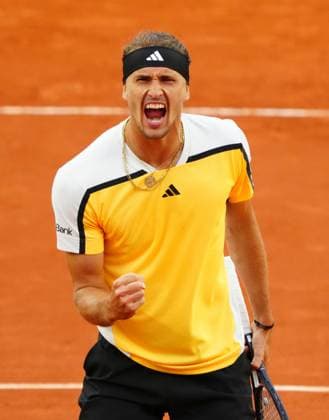 Sport Bilder des Tages Alexander Zverev celebrates French Open Tennis, Day 5, Tennis, Roland Garros, Paris, France - 30 May 2024  Copyright: xJavierxGarcia Shutterstockx 14513421ae
