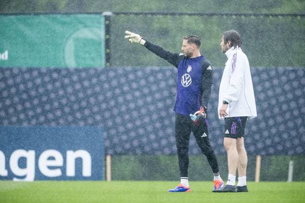 DFB Training Camp Training 30 05 2024 Oliver Baumann Germany trains in the pouring rain DFB Training Camp Training Blankenhain, Golf Spa Resort Weimarer Land on 30 05 2024 Copyright: xBEAUTIFULxSPORTS Wunderlx
