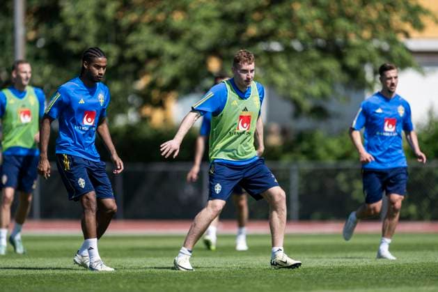 240530 Jens Cajuste and Dejan Kulusevski of the Swedish men s national football team during a training session on May 30, 2024 in Stockholm Photo Johanna Säll BILDBYRAN kod JL JL0383 fotboll football soccer fotball landskamp träning practice training sverige sweden sverige a bbeng  Copyright: JOHANNAxSÄLL BB240530BB430